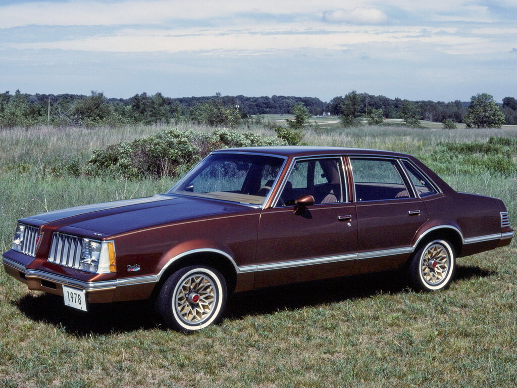 Pontiac Grand Am (G19) 2 поколение, седан (10.1977 - 09.1979)